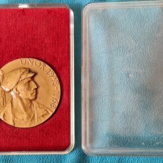 Pamětní plaketa 20. výročí únorového vítězství pracujícího lidu + dekret